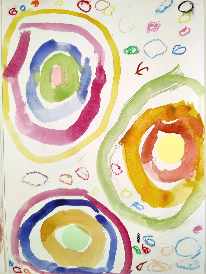 Tracer des cercles à la peinture Arts visuels maternelle cercles